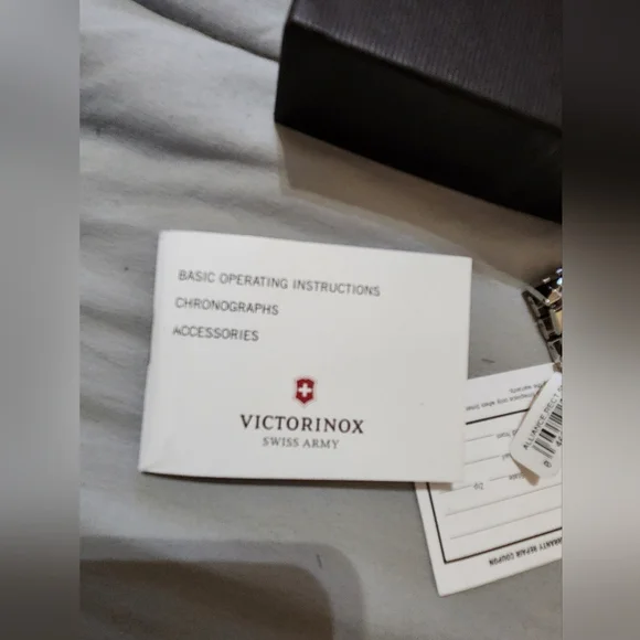 Victorinox Swiss Army Women's Stainless Steel Watch - Picture 9 of 12